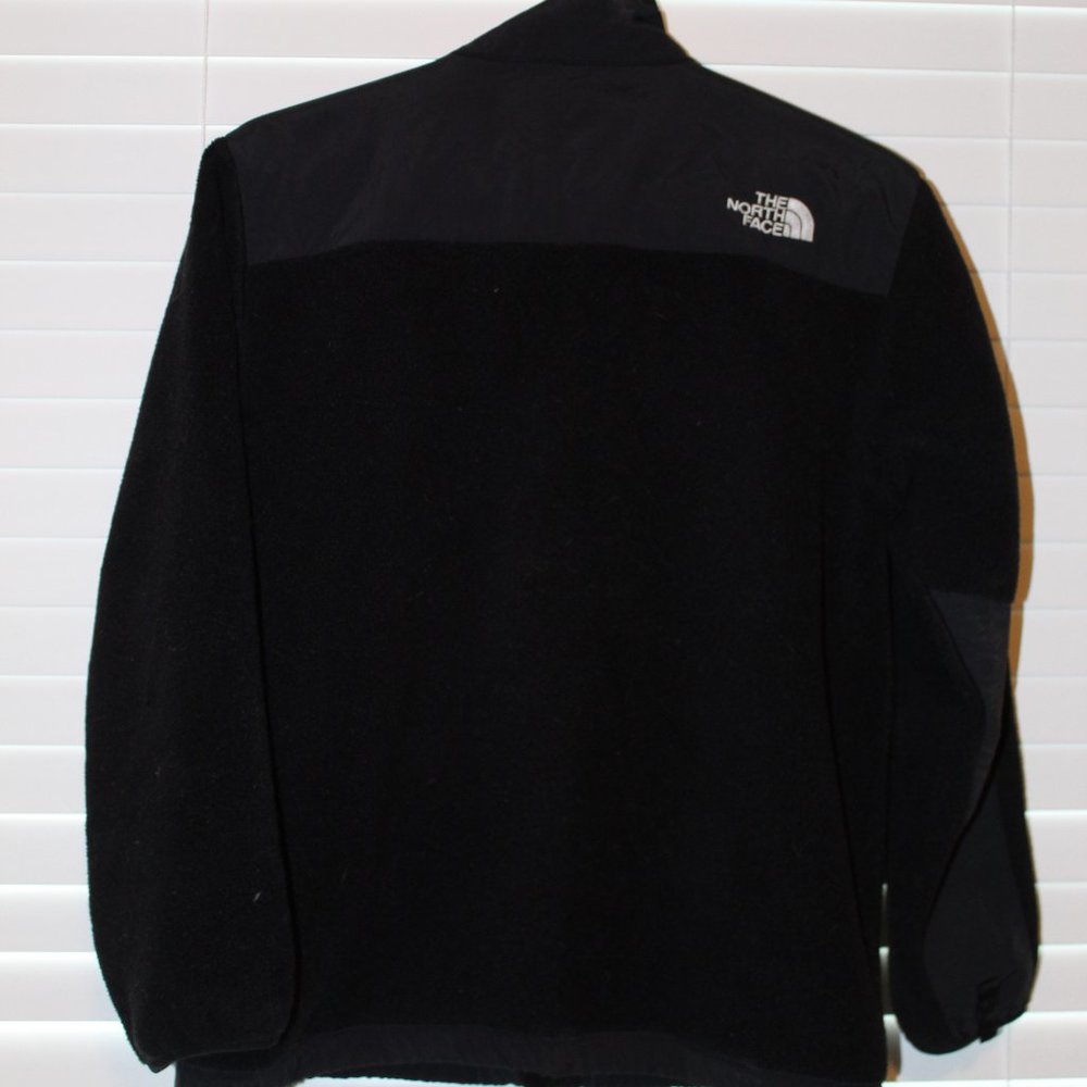 Black zip-up North Face jacket!